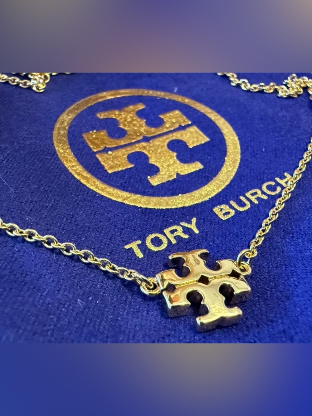 Brand New Tory Burch Kira Stacked T Logo golden Necklace